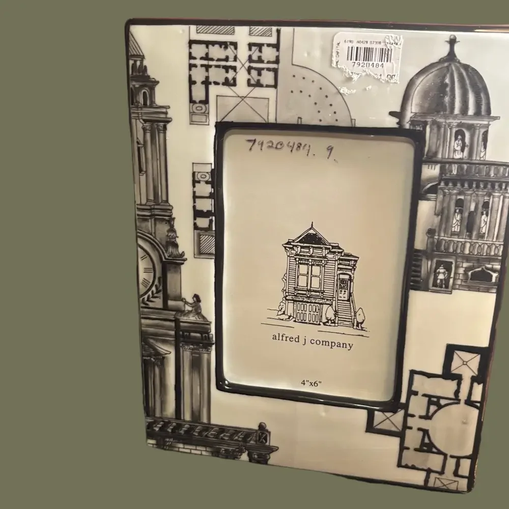 Black and White Picture Frame